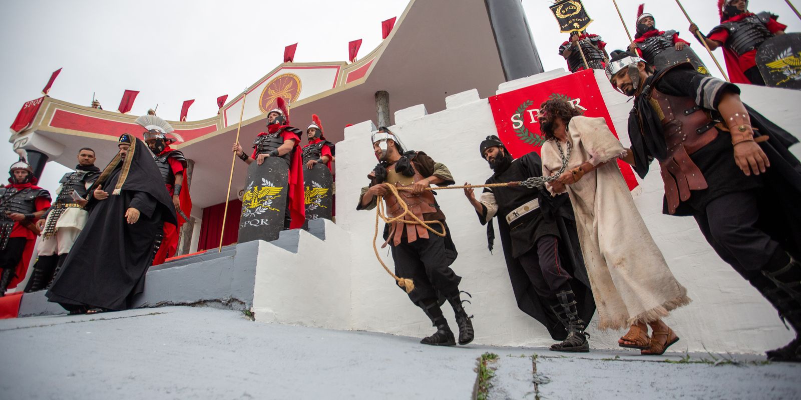 sao-esperados-150-mil-fieis-para-via-sacra-no-morro-da-capelinha-(df)