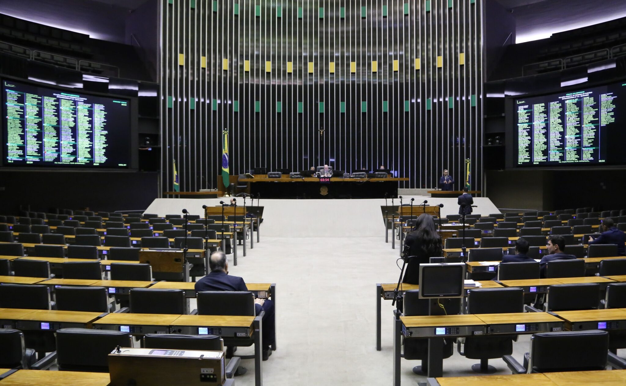 camara-aprova-em-1o-turno-pec-sobre-dividas-municipais