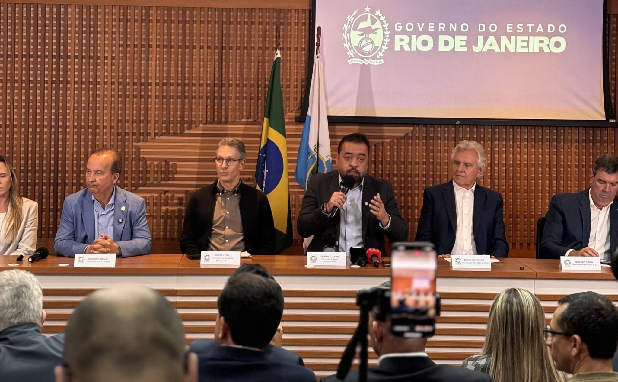 em-encontro-com-governadores-no-rio,-castro-anuncia-criacao-de-‘consorcio-da-paz’