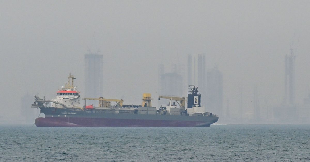 trafego-em-ormuz-volta-a-ficar-paralisado-apos-novo-bloqueio-do-ira