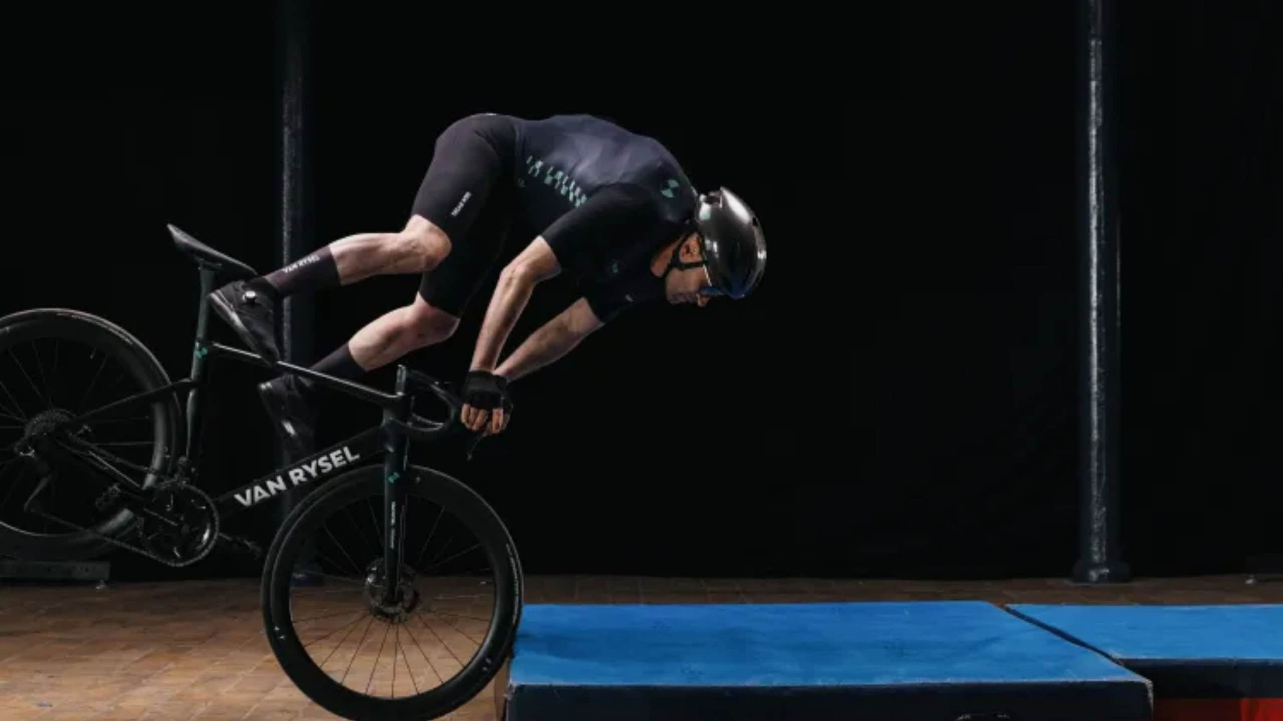 roupa-de-ciclismo-com-airbag-promete-mais-seguranca-sem-comprometer-desempenho