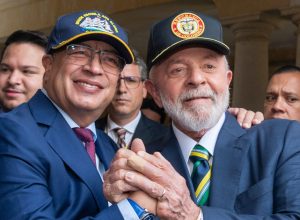 ‘a-justica-esta-sendo-feita-no-brasil-para-um-fascista’,-diz-presidente-da-colombia