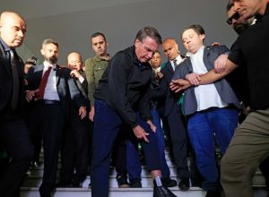 pf-pediu-prisao-preventiva-de-bolsonaro,-mas-moraes-optou-por-tornozeleira;-leia-bastidor