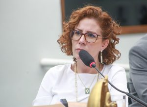 carla-zambelli-sofre-mal-subito-em-audiencia-na-italia