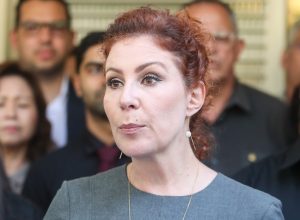 dono-da-havan-transferiu-r$-5-mil-para-carla-zambelli-enquanto-ela-estava-foragida