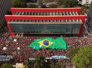 sbt-noticias:-ato-na-paulista-contra-blindagem-e-anistia-empata-publico-com-7/9