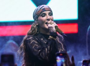 efeito-claudia-leitte:-camara-aprova-lei-de-combate-a-cristofobia