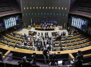 camara-aprova-urgencias-para-votacao-de-projetos-com-foco-em-educacao