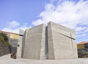 las-chumberas:-conheca-a-igreja-vencedora-do-premio-“edificio-do-ano”-de-2025