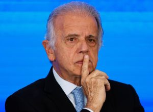 alem-de-bolsonaro-e-militares-presos,-e-preciso-tirar-a-politica-dos-quarteis-para-acabar-trauma