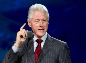 bill-clinton-condena-mortes-de-americanos-em-acoes-do-ice-em-minneapolis;-trump-culpa-democratas
