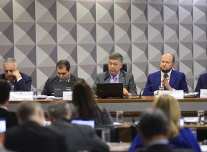 cpi-do-inss-cancela-sessao-apos-filho-de-mauricio-camisotti-apresentar-atestado-medico