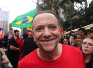 presidente-do-pt-diz-que-partido-‘tem-que-ser’-antissistema-e-pede-mobilizacao-para-2026