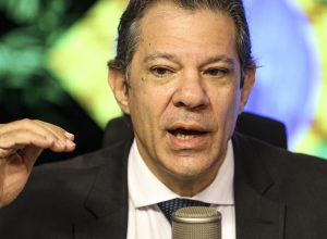 haddad-diz-que-pais-tem-“colchao-de-protecao”-contra-turbulencias