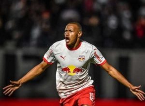 cassio-falha,-bragantino-derrota-o-cruzeiro-e-entra-no-g4