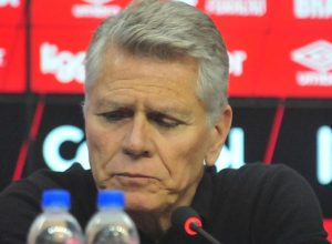 paulo-autuori-elogia-trabalho-de-tecnico-do-rebaixamento-do-athletico