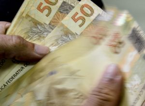 caixa-paga-bolsa-familia-a-beneficiarios-com-nis-de-final-4