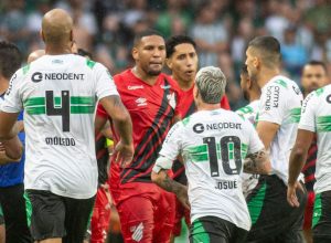 stjd-define-penas-dos-jogadores-envolvidos-em-briga-no-atletiba