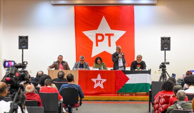pt-espera-2,9-milhoes-de-filiados-para-eleicao-neste-domingo