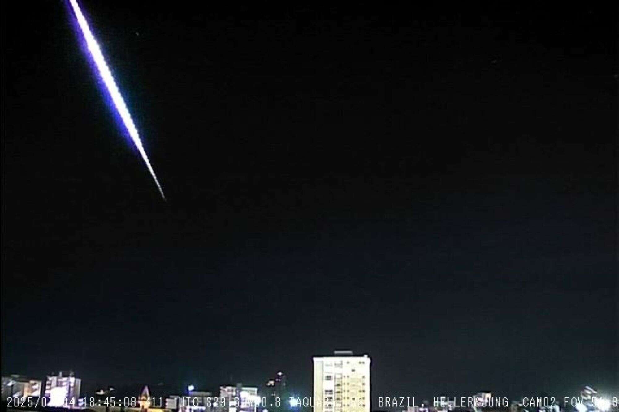 bola-de-fogo-e-vista-nos-ceus-do-rio-grande-do-sul