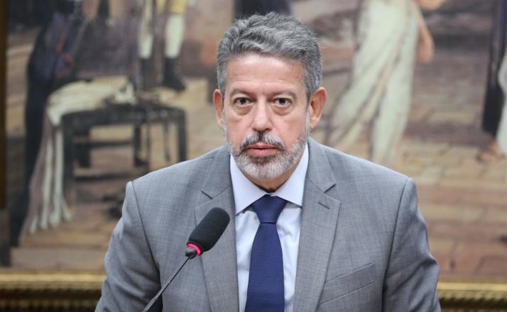 com-aval-de-lira,-projeto-para-isencao-do-ir-mantem-imposto-minimo-de-10%-sobre-altas-rendas