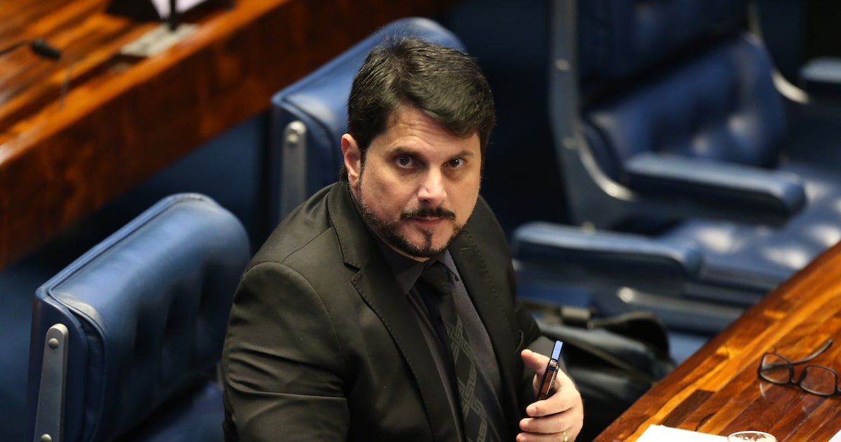 marcos-do-val-acionou-diretor-da-pf-contra-decisoes-de-alexandre-de-moraes
