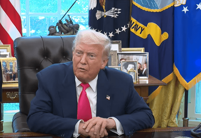 trump-anuncia-novo-ataque-contra-barco-venezuelano-supostamente-ligado-ao-narcotrafico