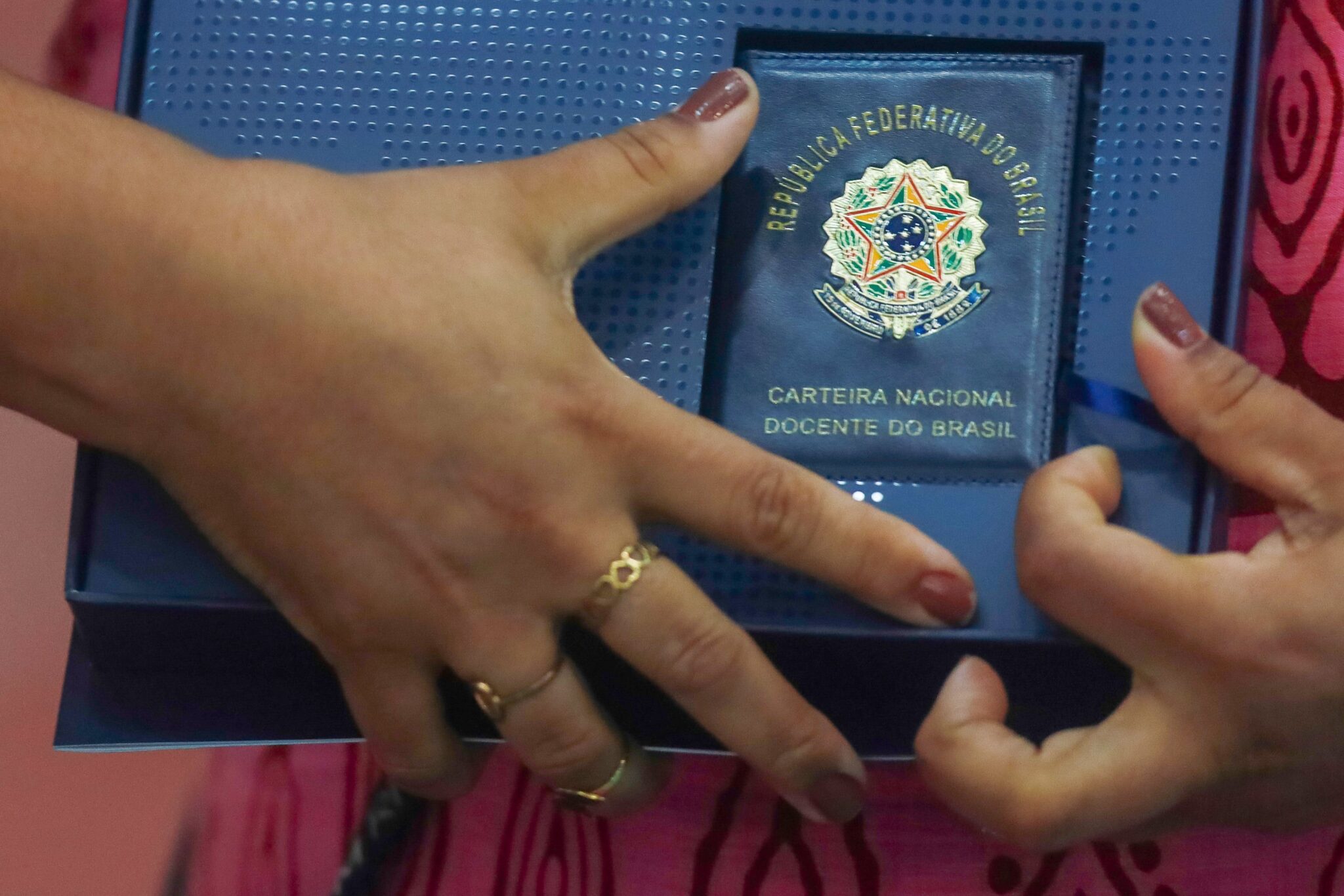 mec-anuncia-abertura-para-solicitacao-da-carteira-nacional-docente-do-brasil;-saiba-como-pedir