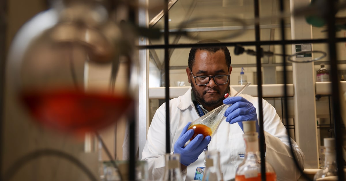 quimico-da-usp-estudou-ate-com-ganhador-do-nobel:-‘espero-que-um-dia-nao-precisemos-mais-de-cotas’