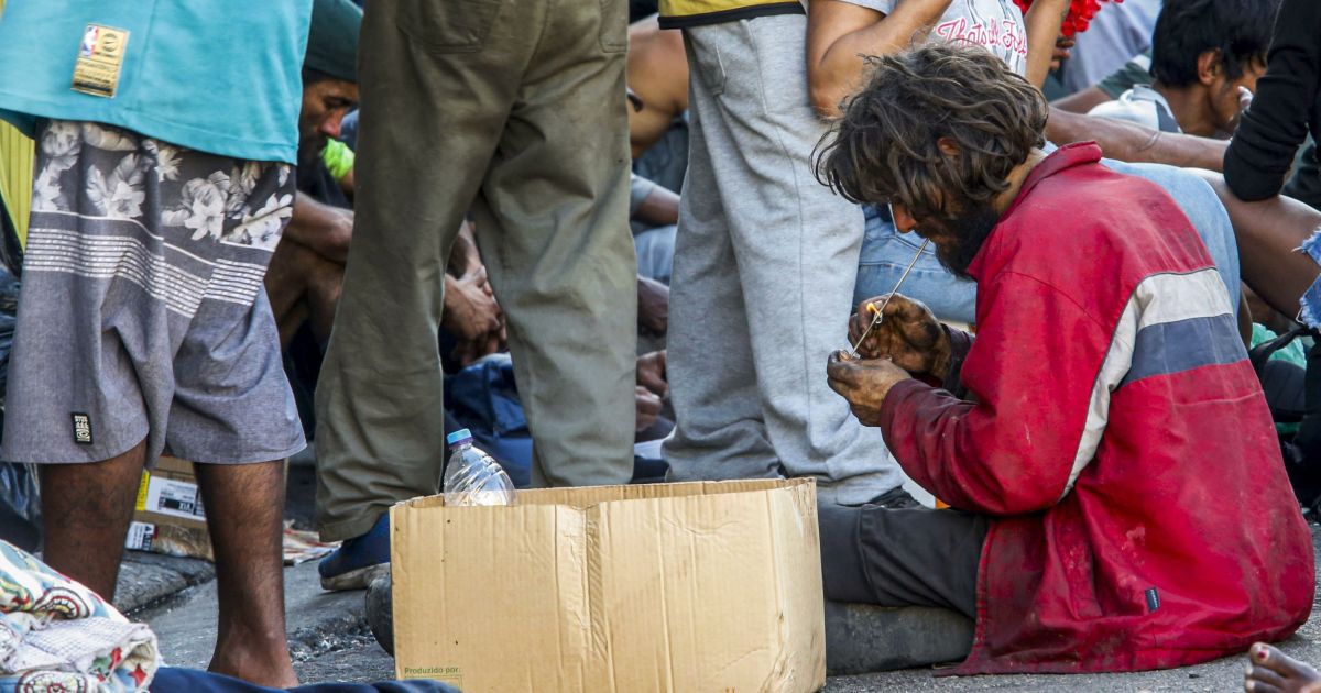 multa-por-uso-de-drogas-em-espacos-publicos-avanca-na-camara-de-bh