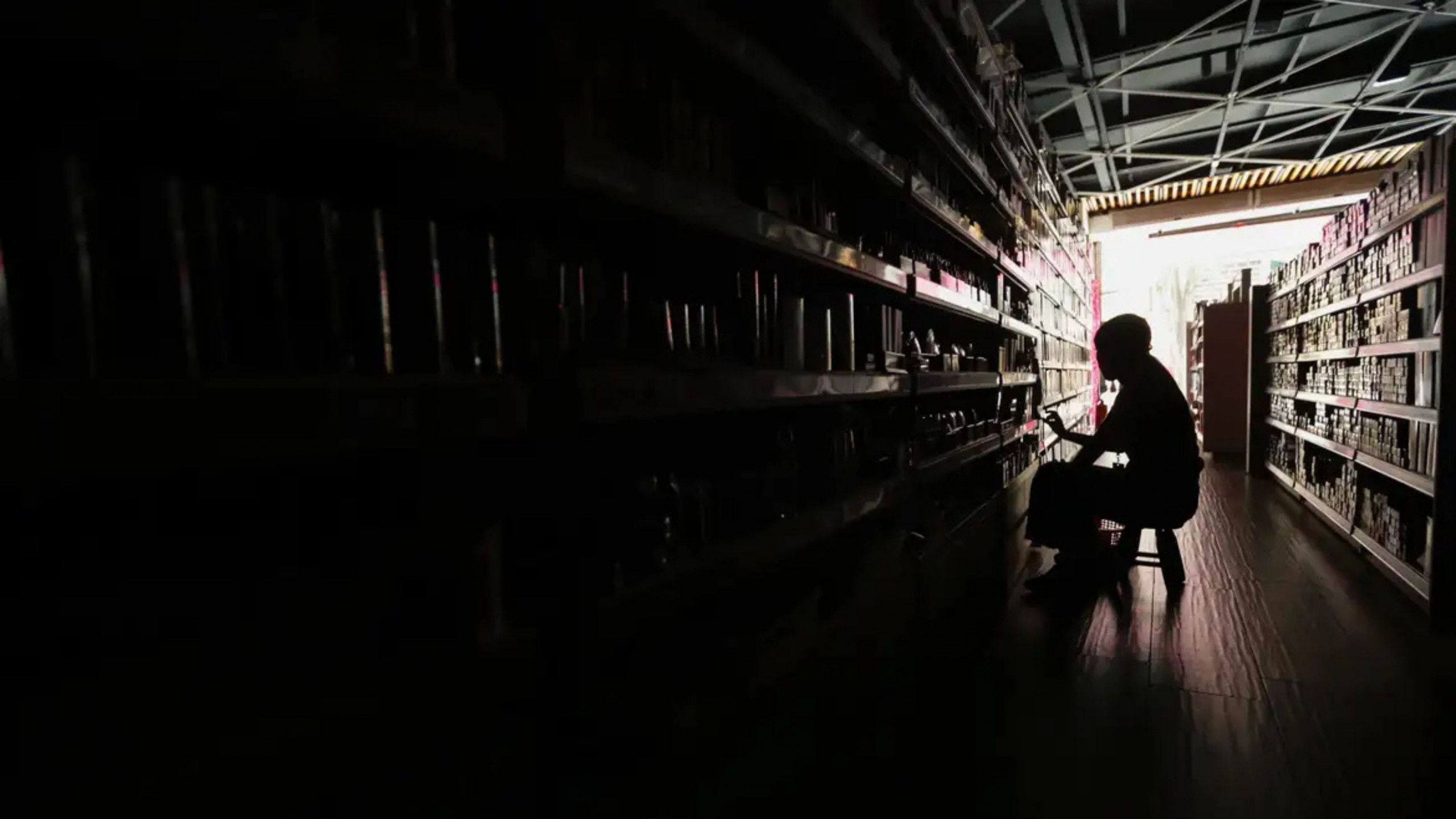 ficou-no-escuro?-saiba-como-pedir-ressarcimento-por-queda-de-energia