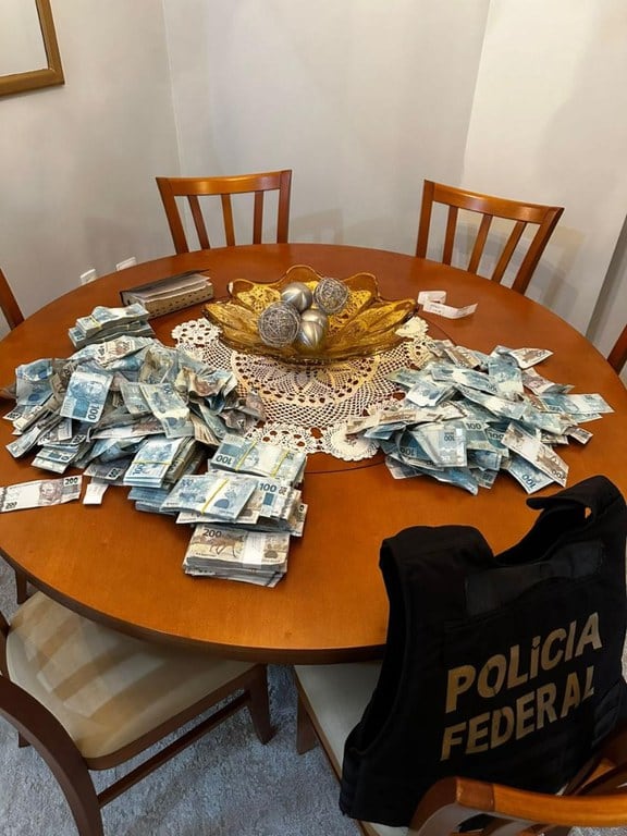 pf-cumpre-3a-fase-de-operacao-que-mira-aportes-da-previdencia-do-rio-no-banco-master