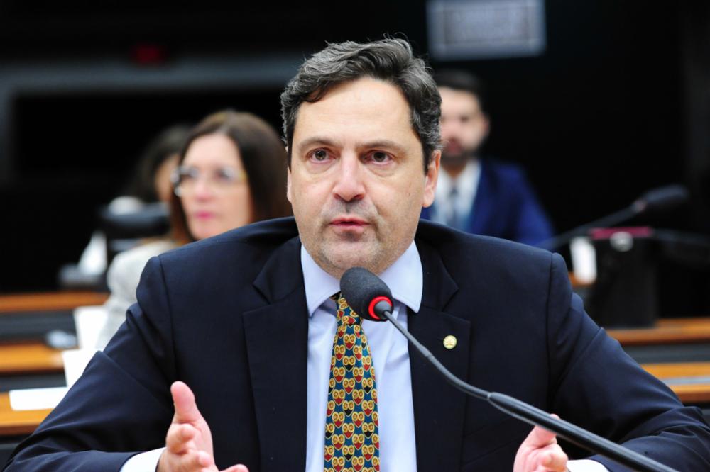 comissao-da-camara-quer-convocar-ministro-de-lula-para-esclarecer-posicao-do-governo-sobre-ira