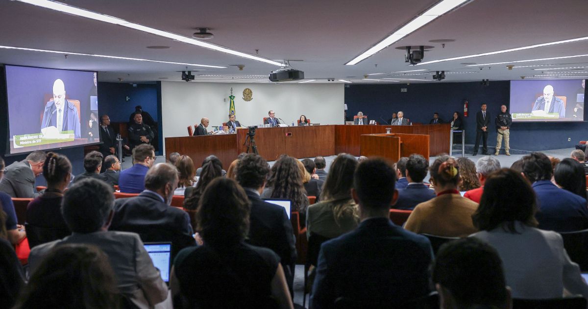 generais-presos-por-trama-golpista-apostam-em-leitura-para-reduzir-penas