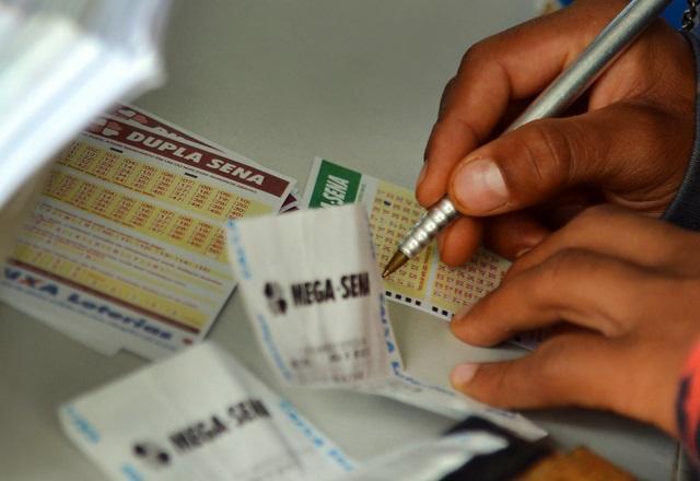 mega-sena-sorteia-premio-de-r$-130-milhoes-nesta-quinta-(30)