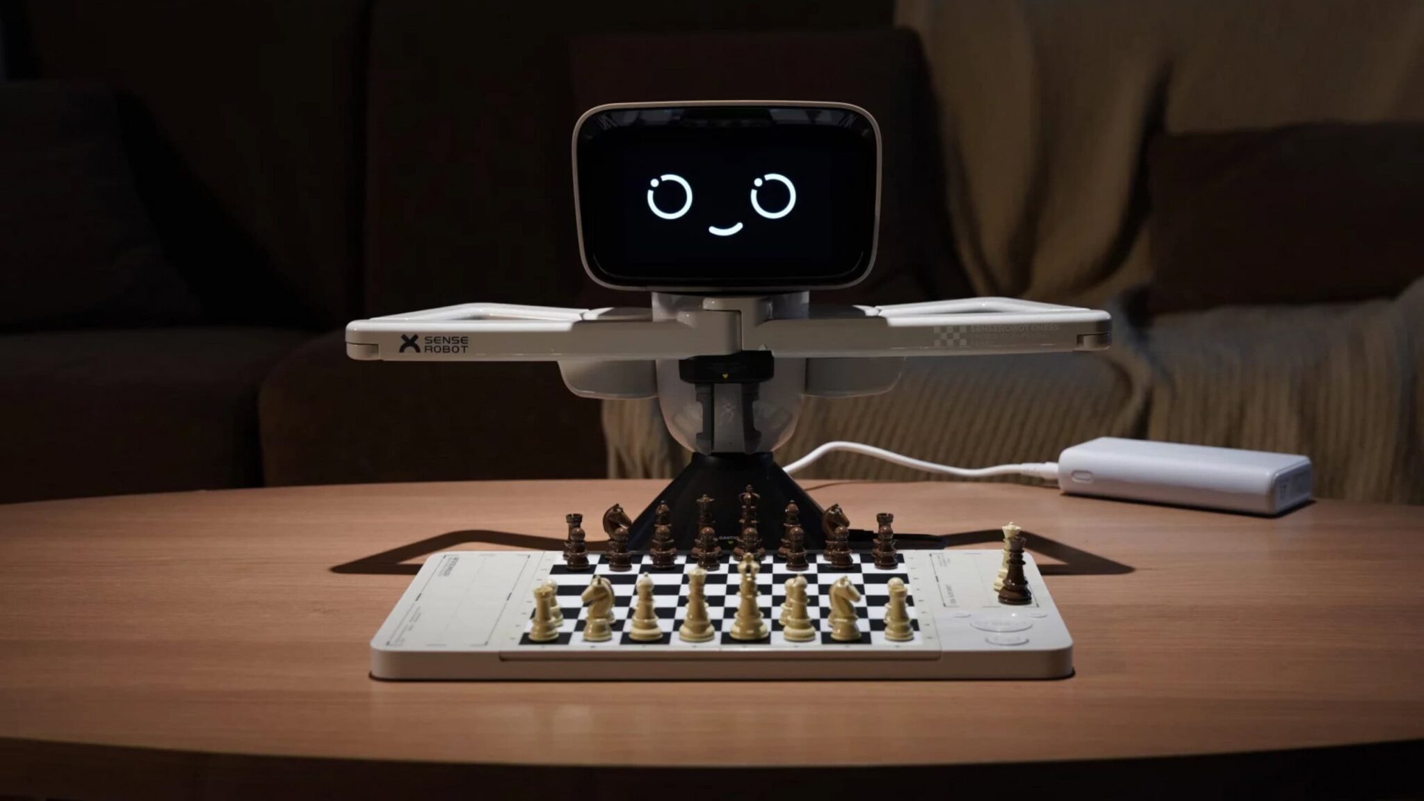 robo-que-joga-e-ensina-xadrez-usa-ia-e-tem-99,9%-de-precisao