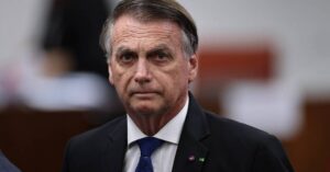 bolsonaro:-cirurgia-no-ombro-termina-sem-intercorrencias,-diz-boletim-medico
